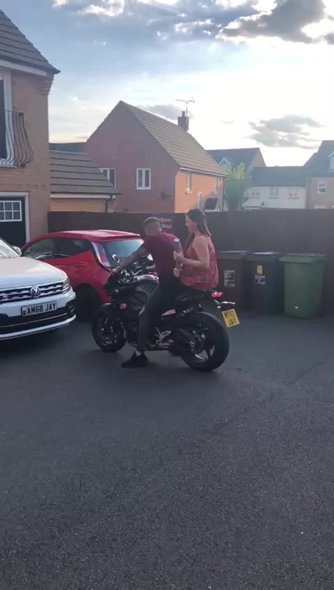 @Tattoosandweights
