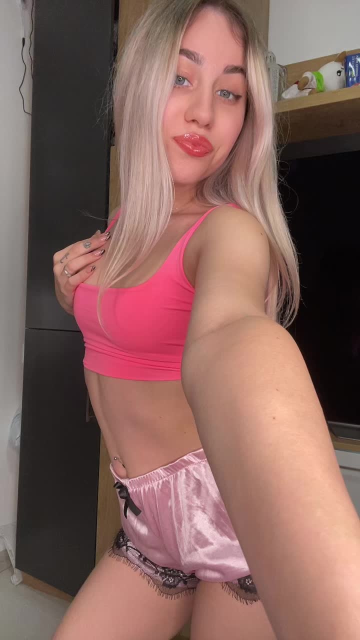 @nextdoorgirljulia