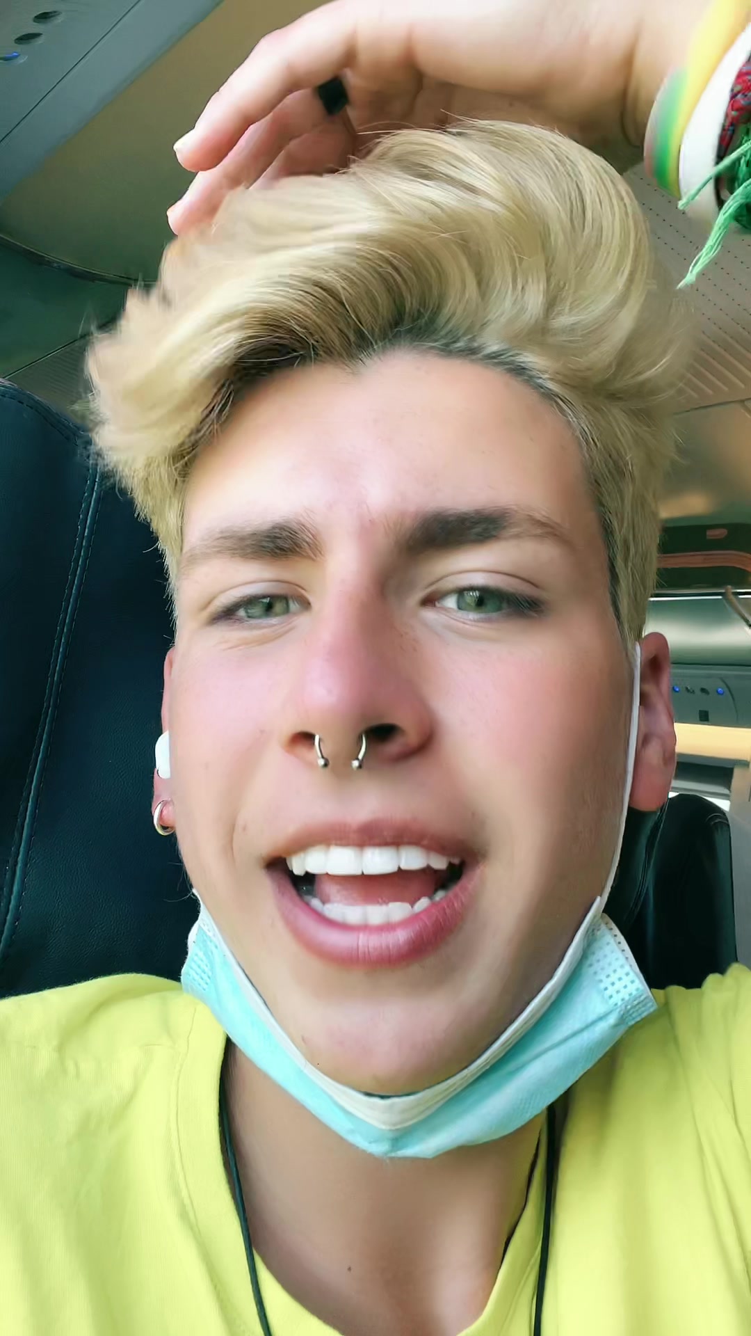@Claudia García y Rurru😬💚