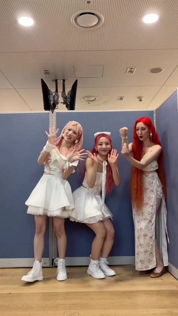 @loonatheworld