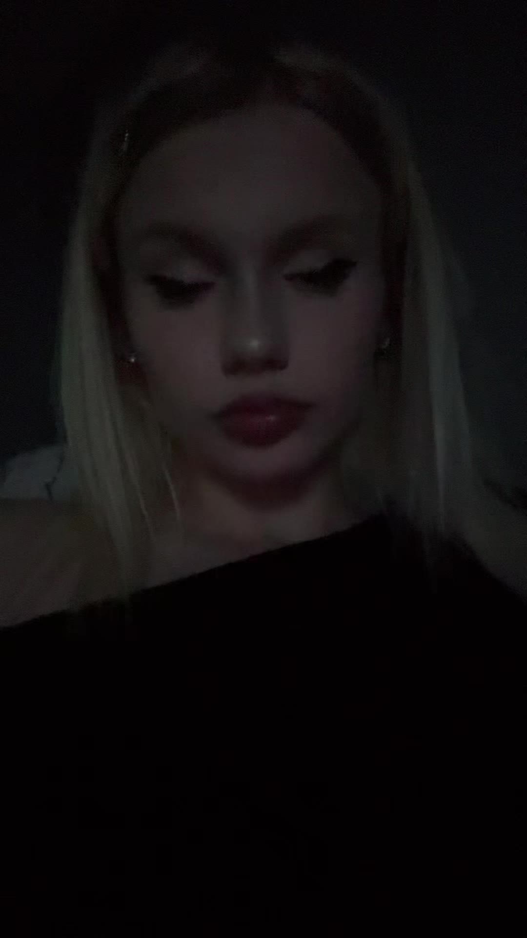 @lily