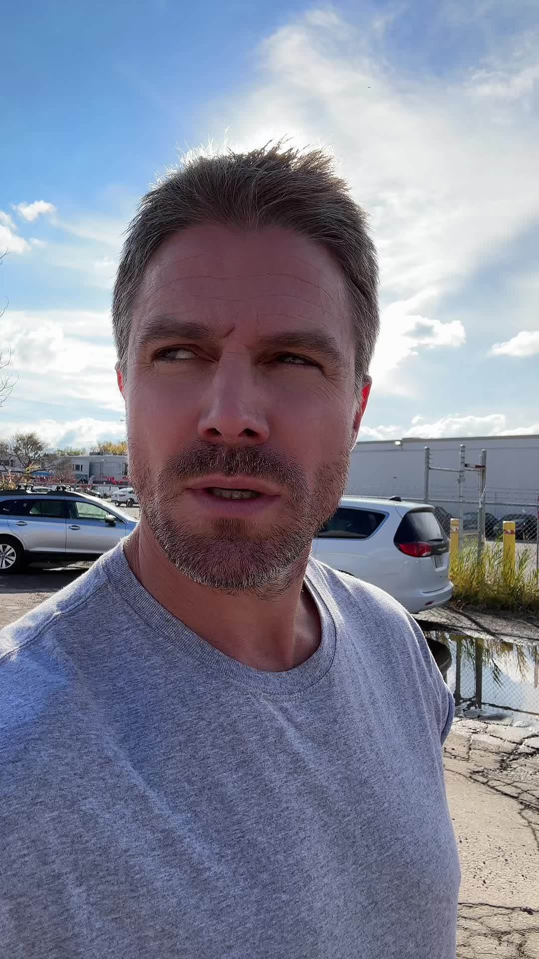 @Stephen Amell