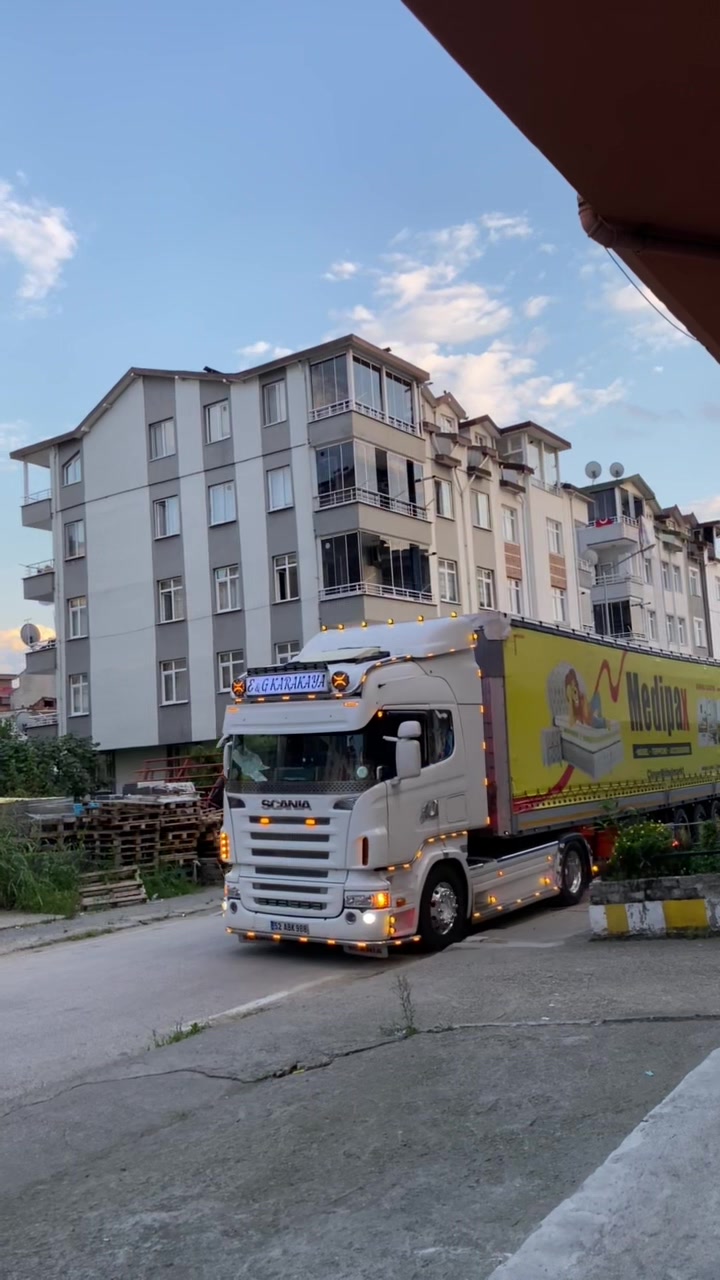 @Ebru &G&ouml;khan