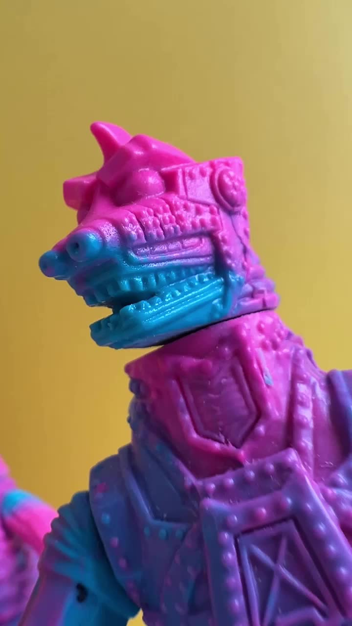 @DarkRainbowToys
