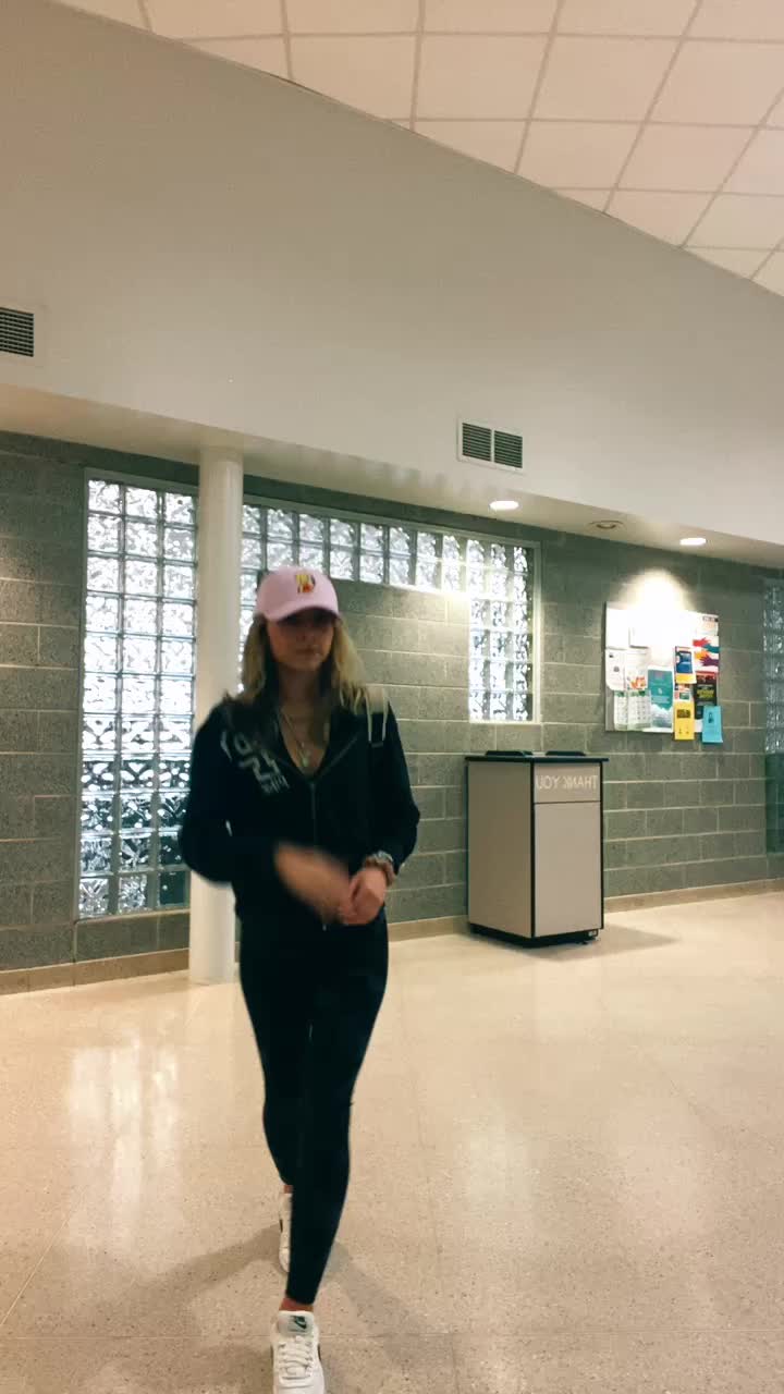 @Alex ✌︎