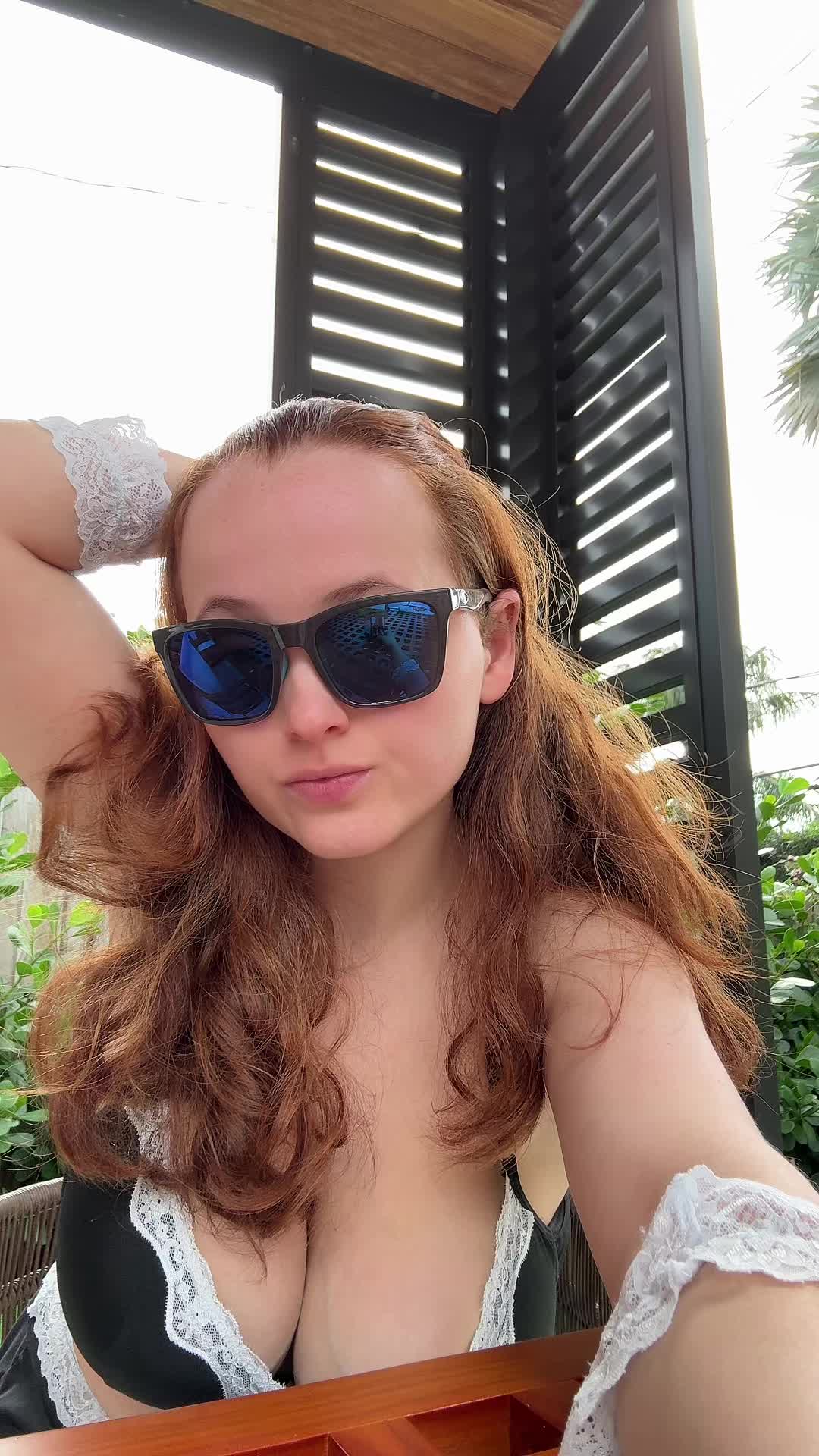 @Redeviee