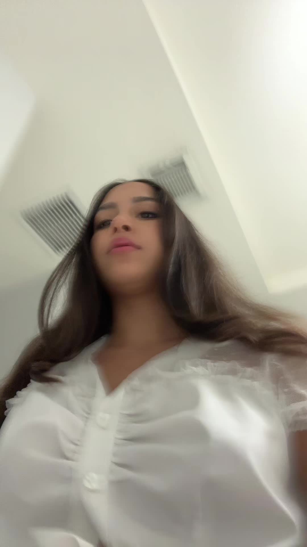 @~