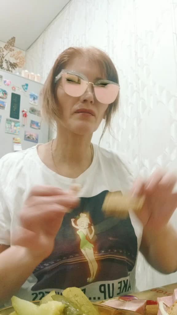 @dyo0ili18l8d Елена