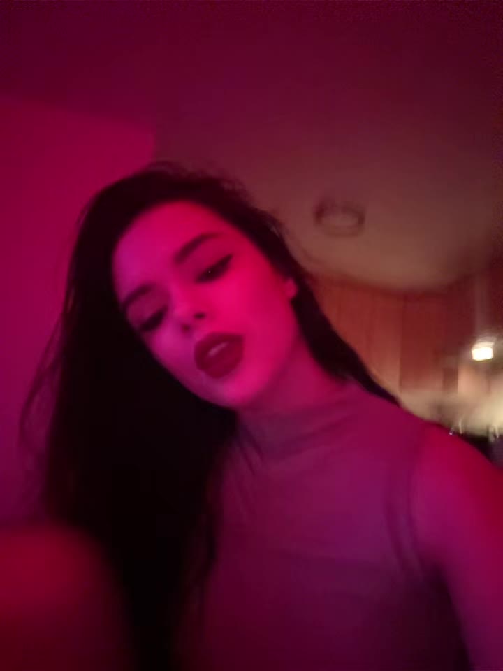 @Годнес