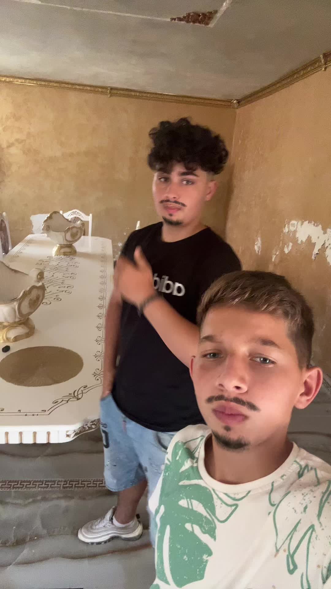 @Italianul