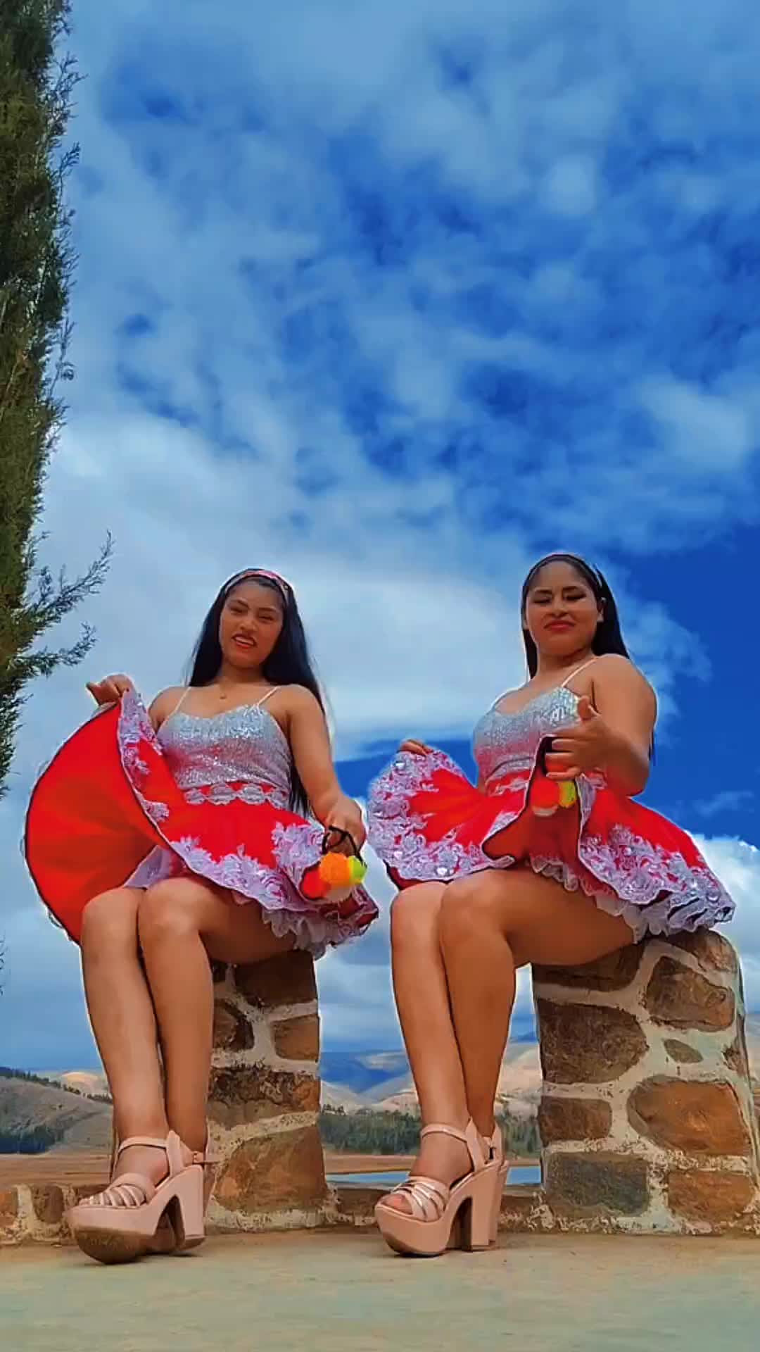 @CholitaHermosa