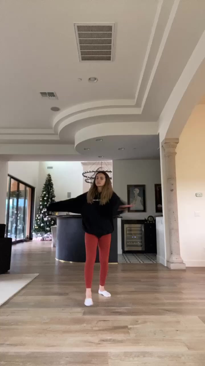 @sarabellaharris
