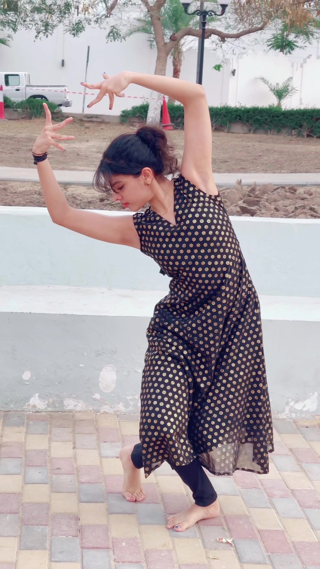 @Poojaaaas