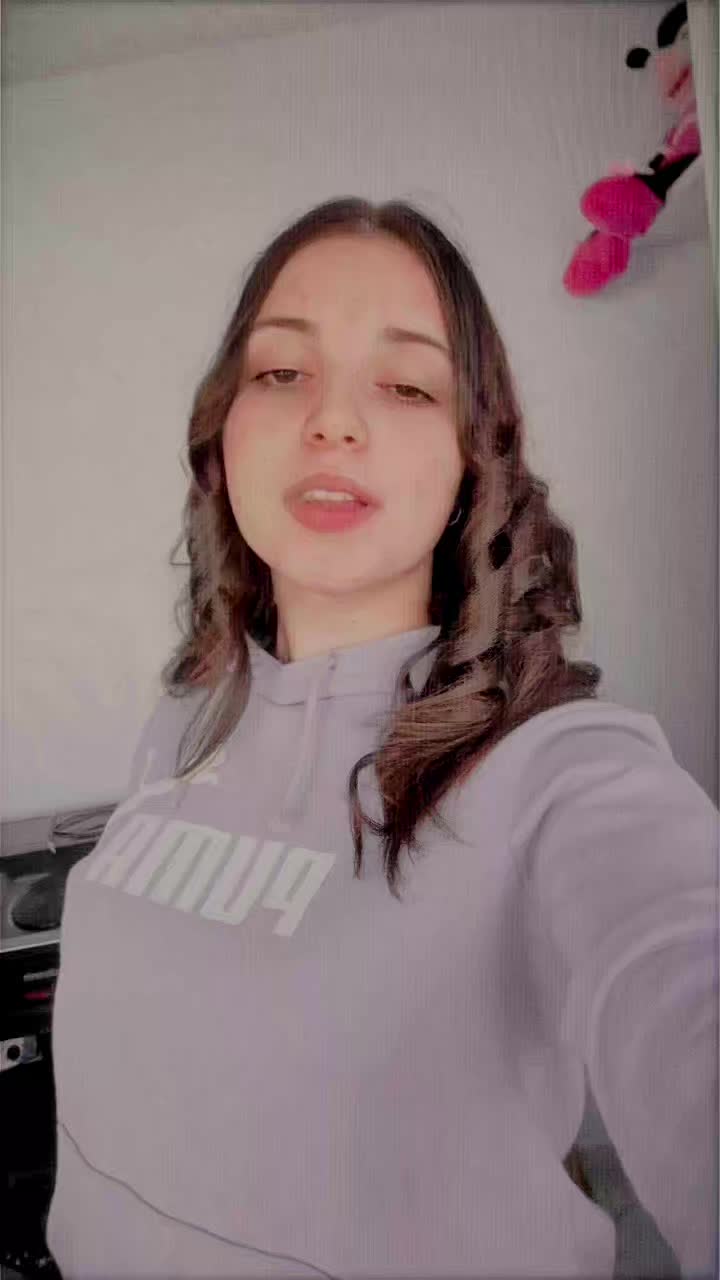 @🦦