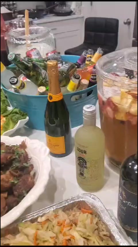 @GINA'S HAND Market LLC