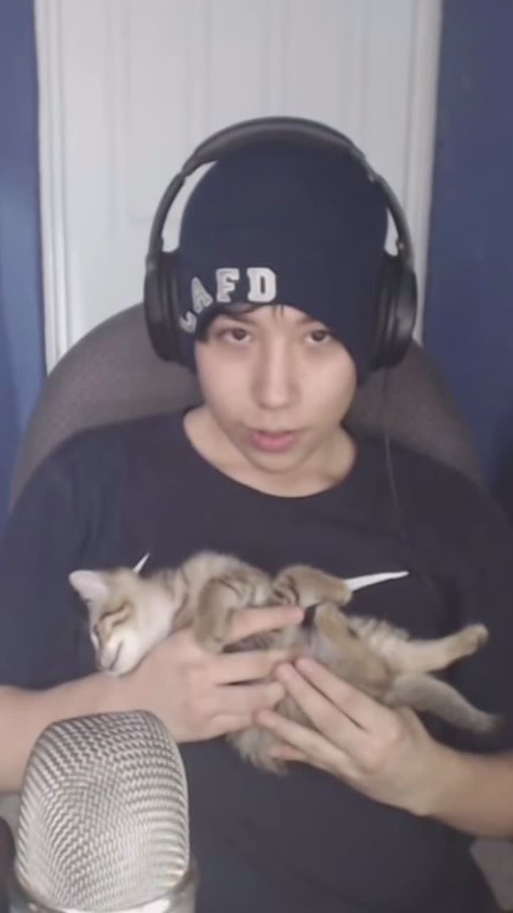 @<3