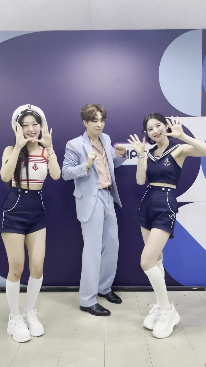 @loonatheworld