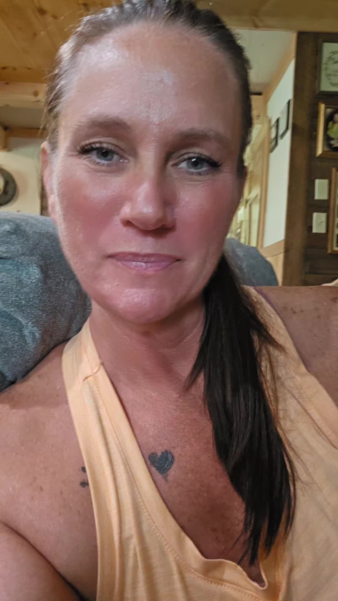 @Heatherhotwife