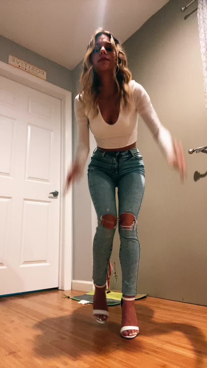 @carlie
