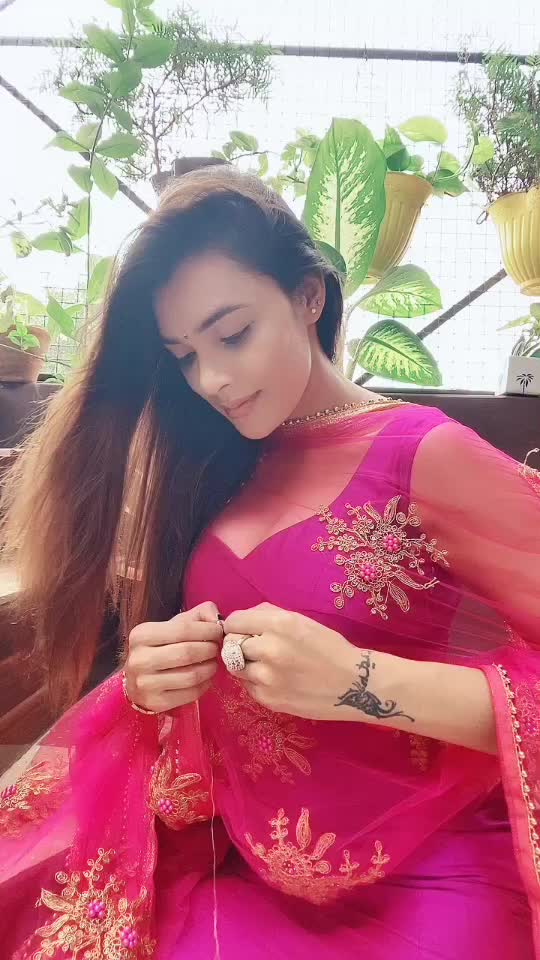 @Officialtanishqsharm