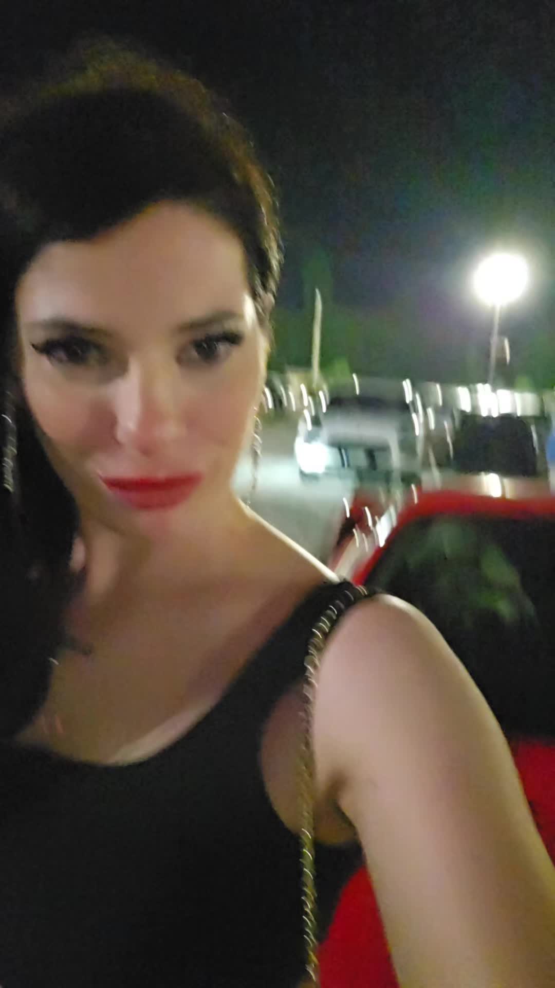 @Smeralda 🗝️✈️🍸💎