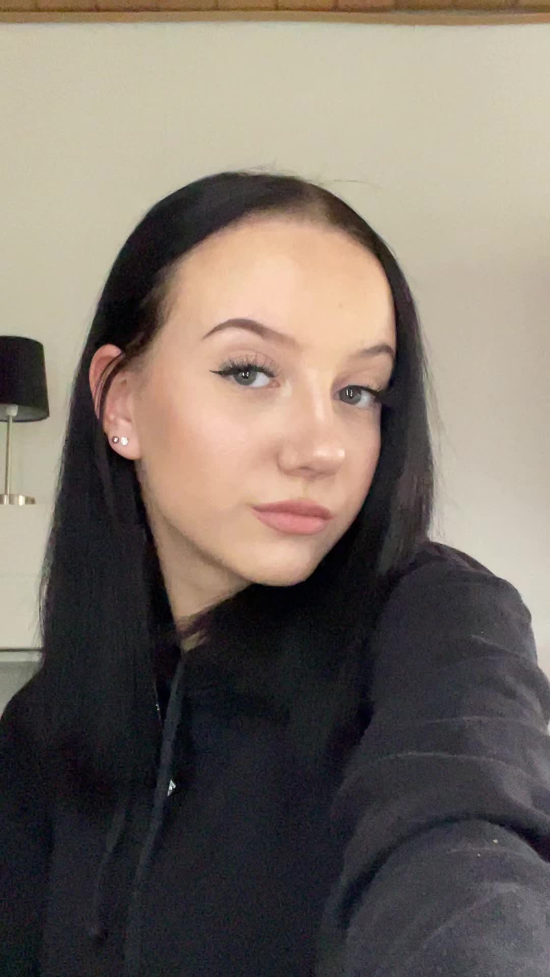 @Emily🌹
