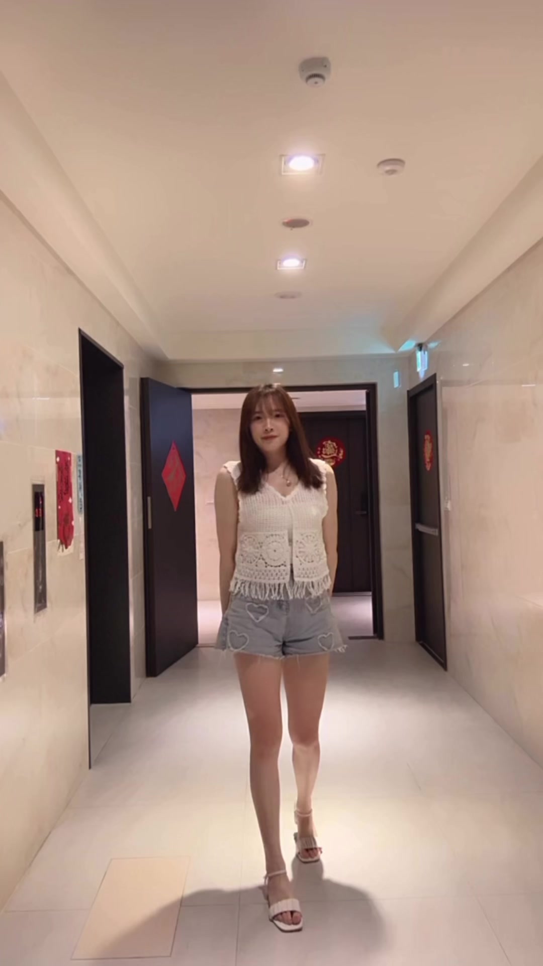 @이이伊伊yiyi