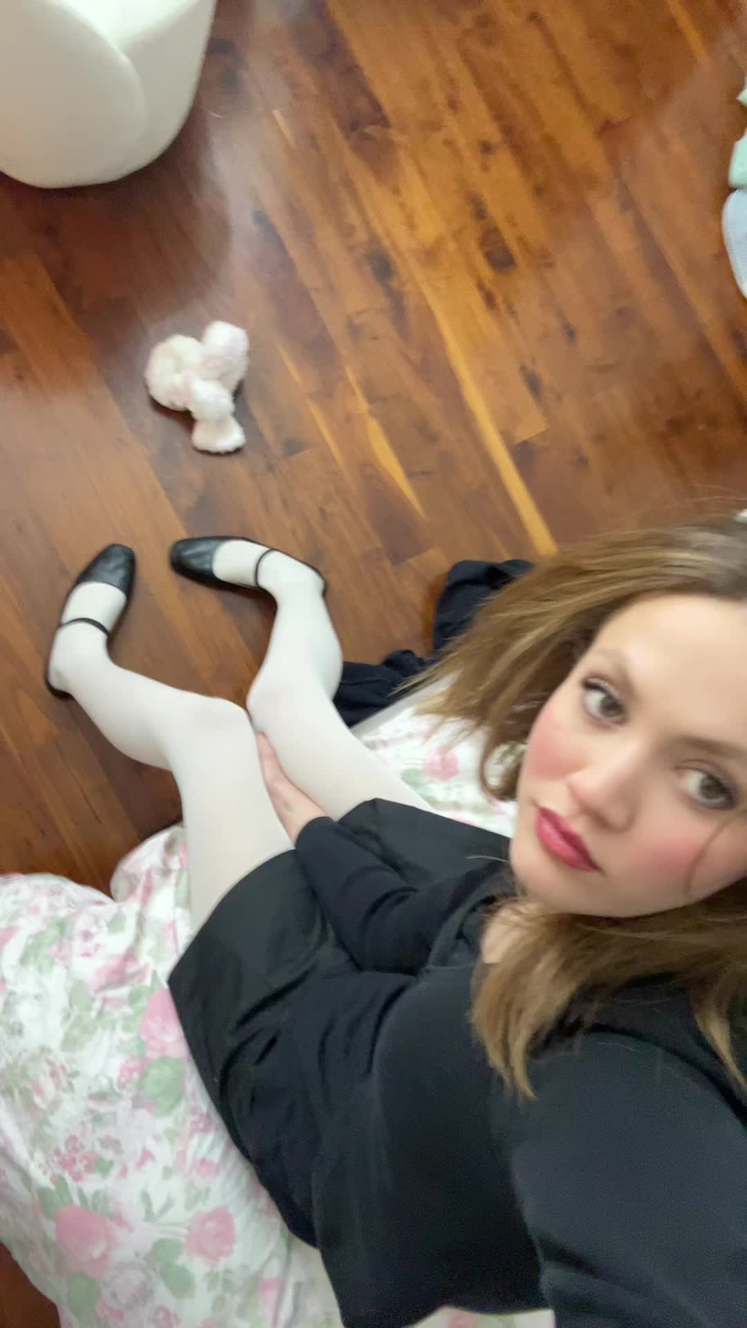 @irisapatow