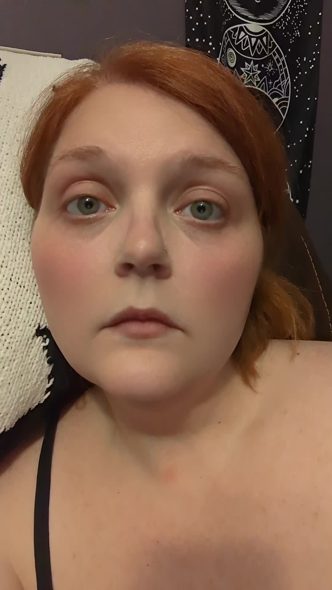 @GeekyNoelleLovesToRead