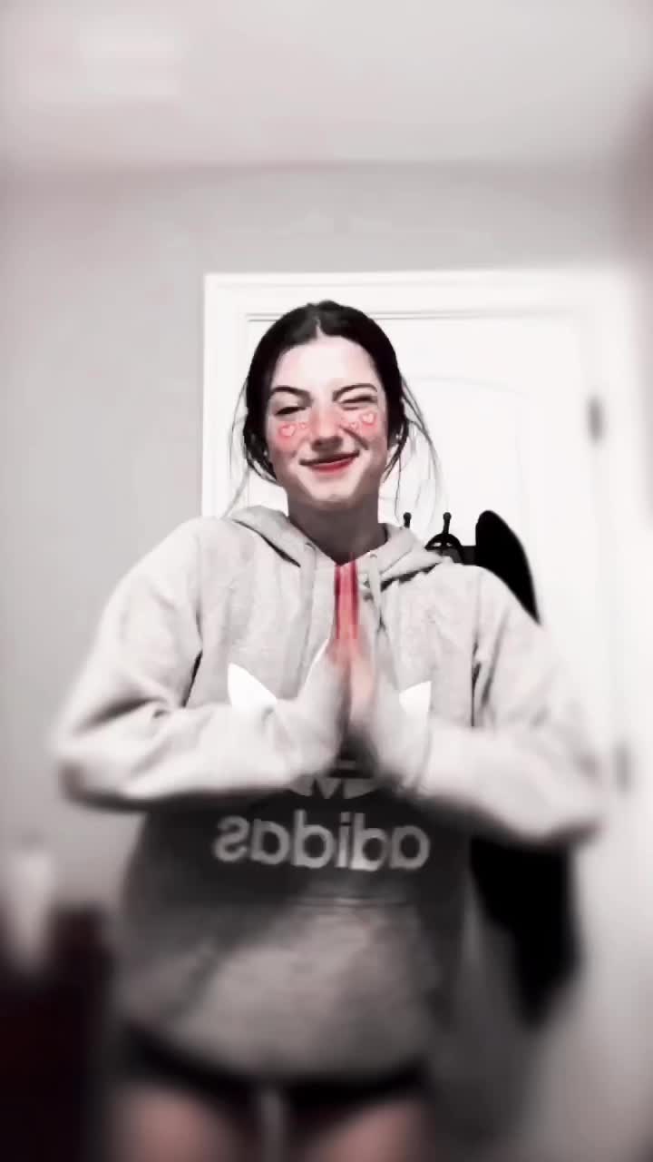 @⌗ 𝐓𝐢𝐚 ☻︎ 𝟏.𝟒𝐤!!