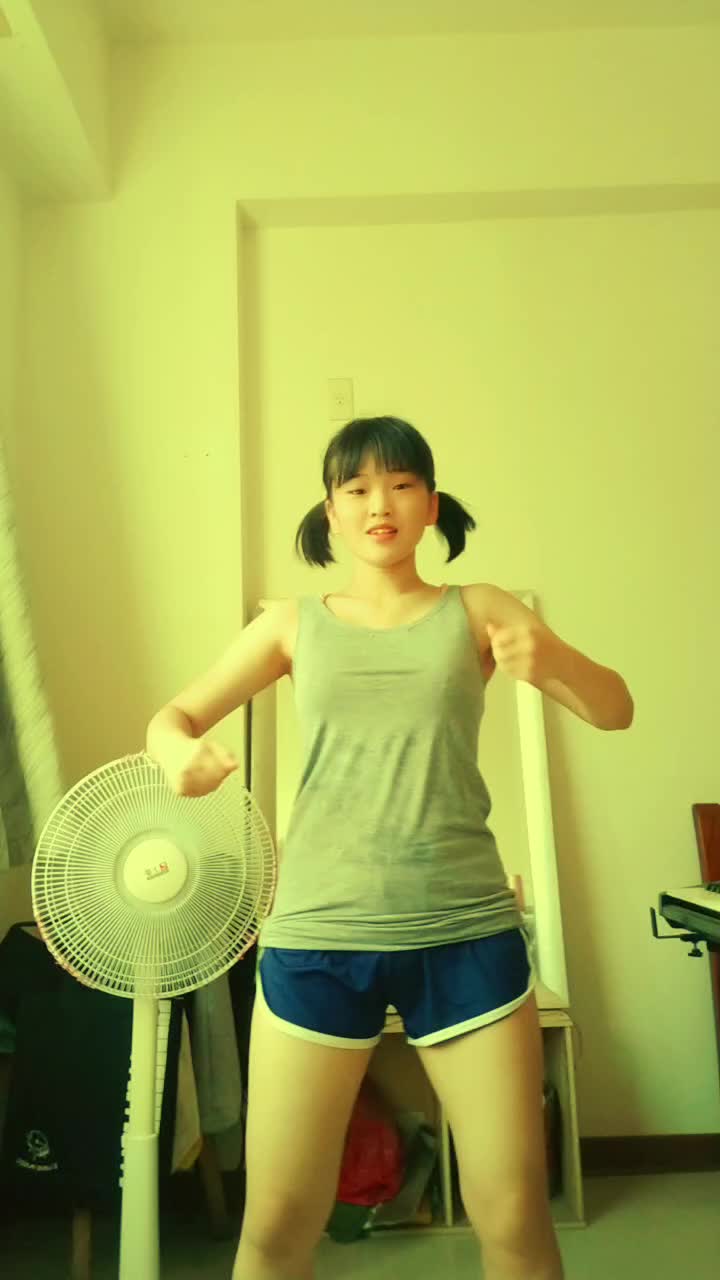 @小臻