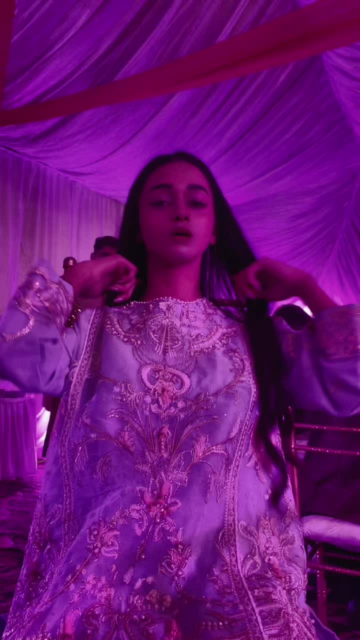 @ayeshaazhar_official