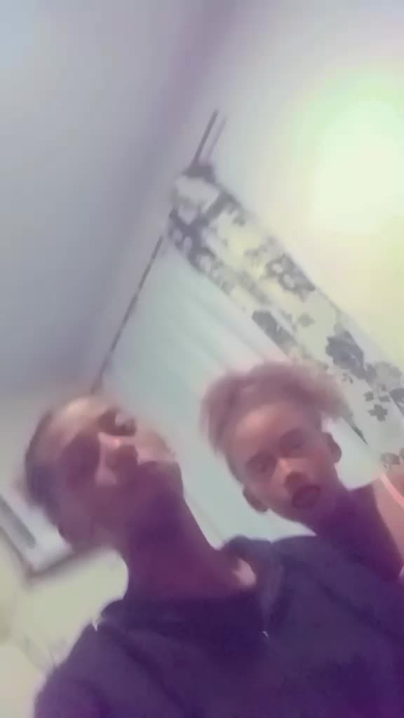 @karinizinha