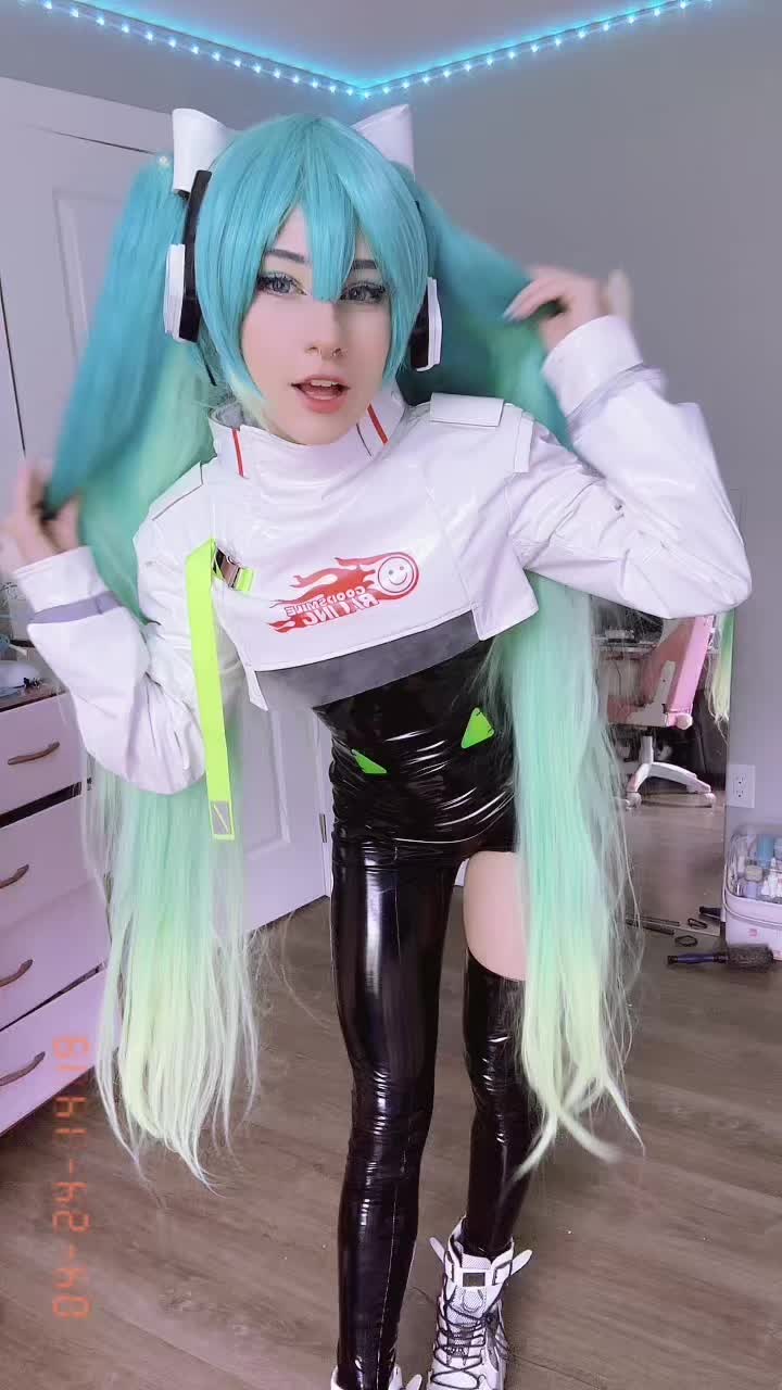 @izzy.cosplayy