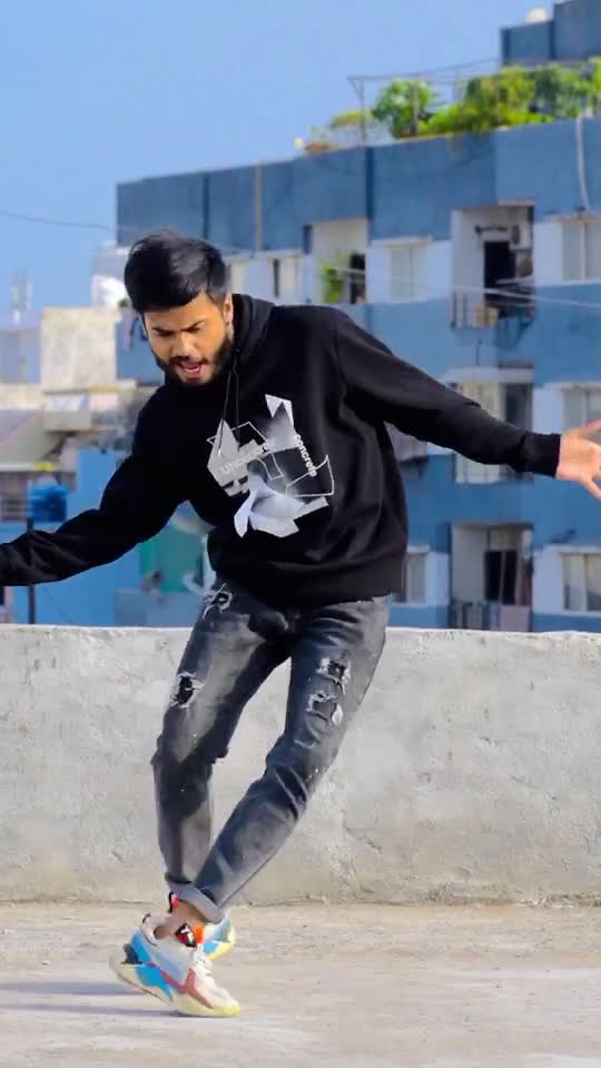 @dance_xi_vishal