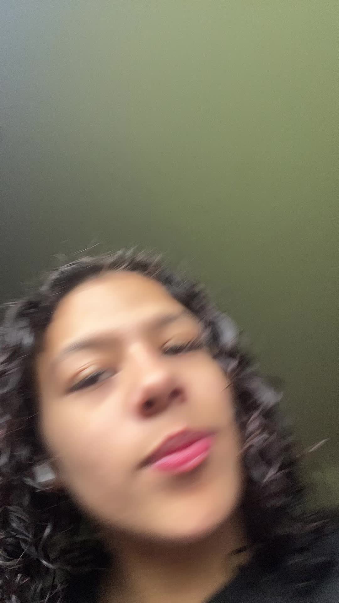 @hollyhennesseystwin