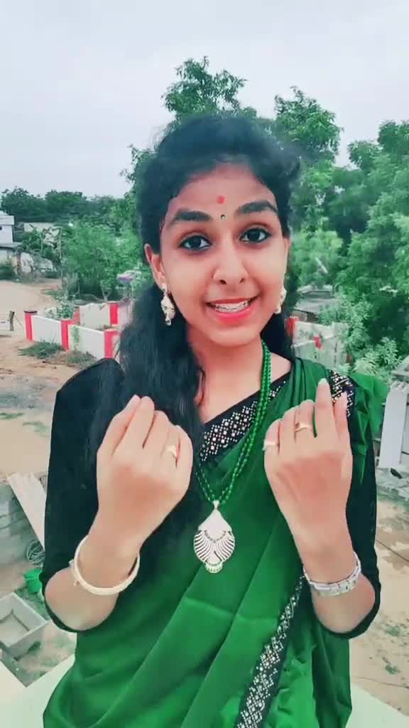 @👑KEERTHY👑