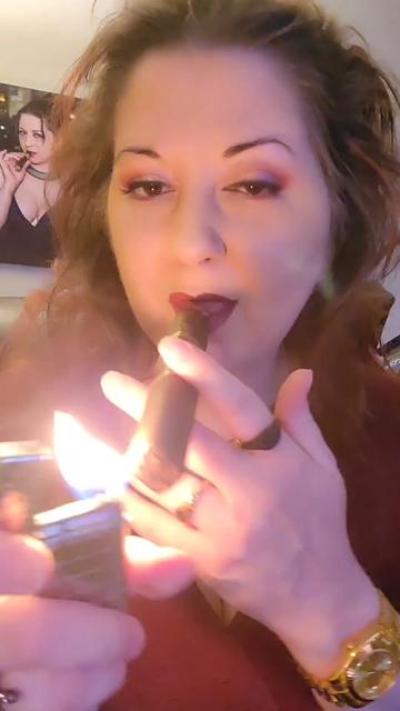 @thecigardiva