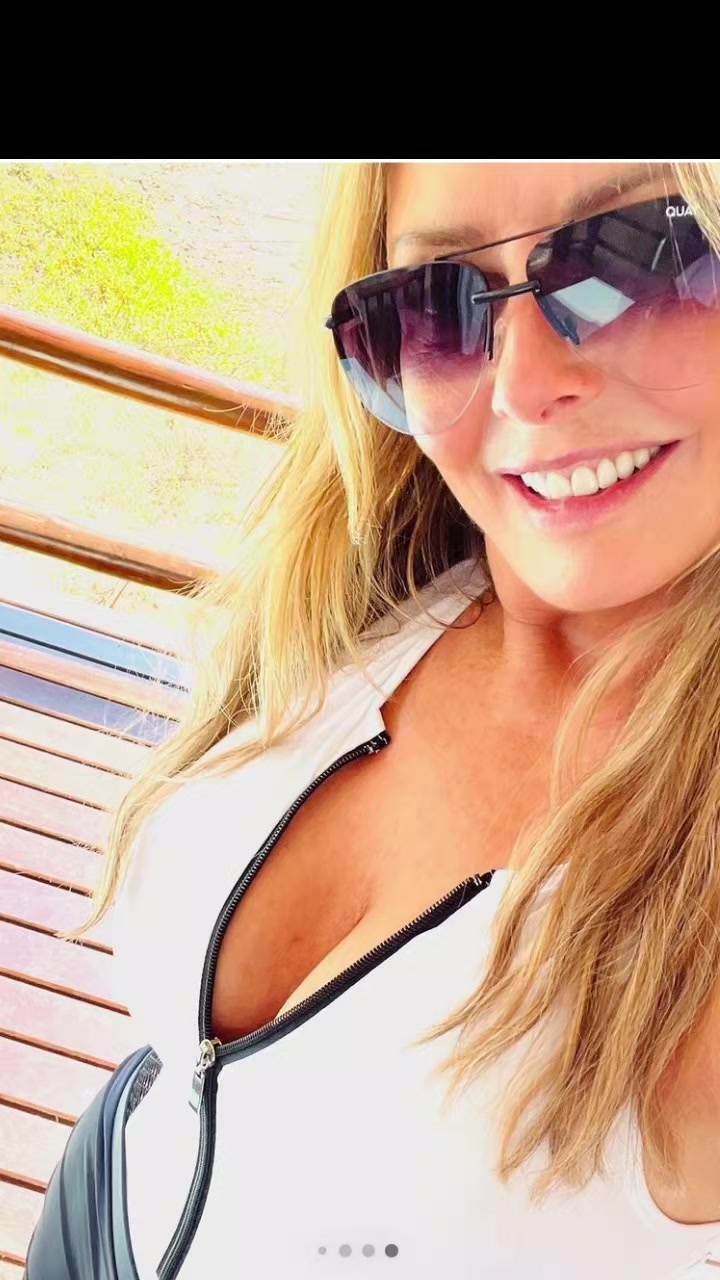 @SexyFemaleCelebs1
