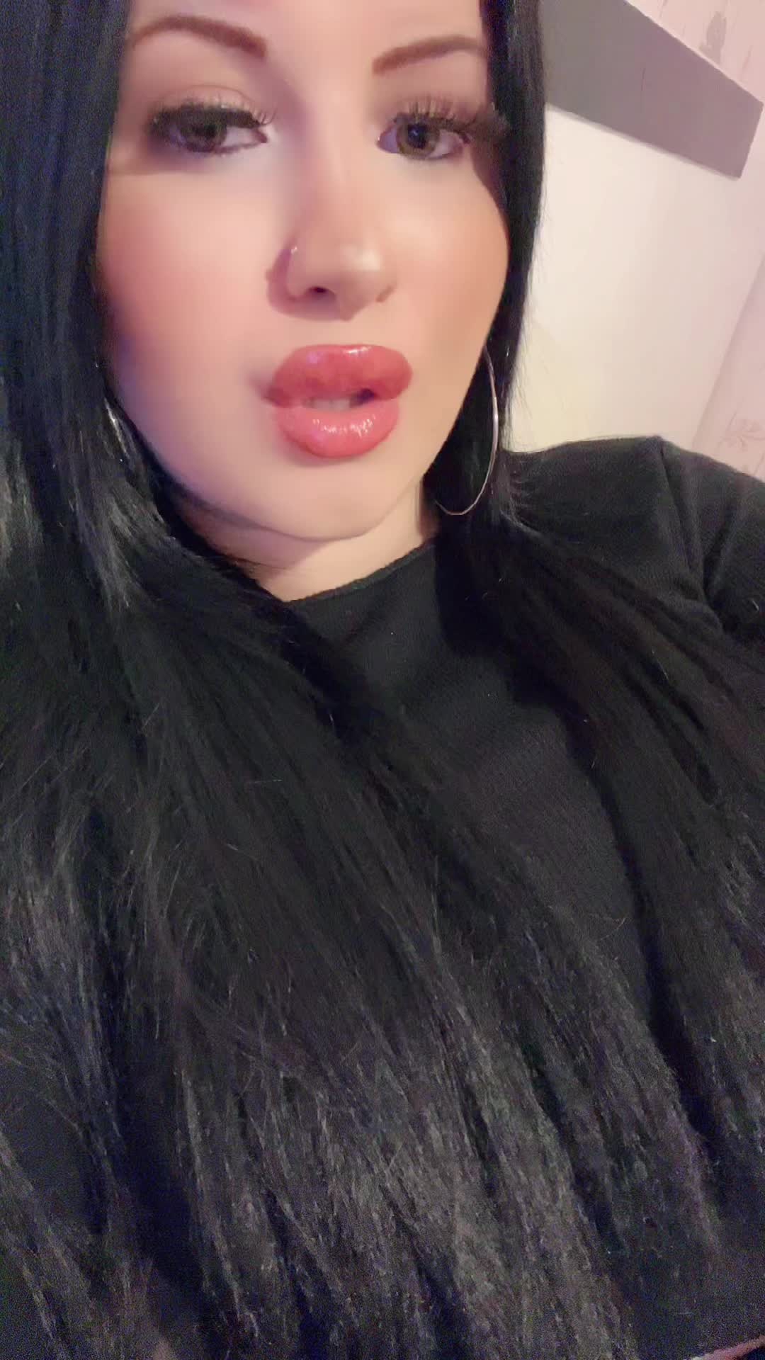 @elis_ queen_20