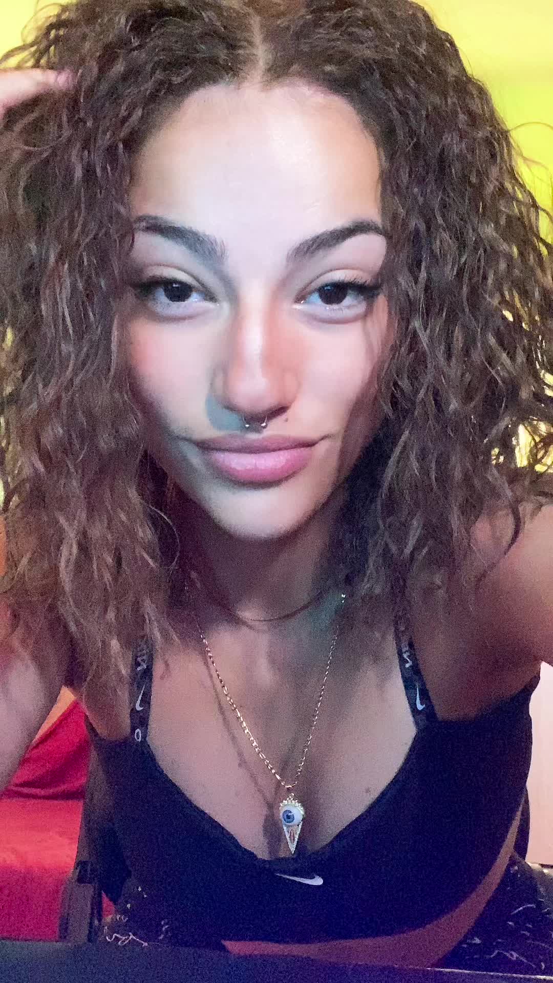 @Janetta G🧨