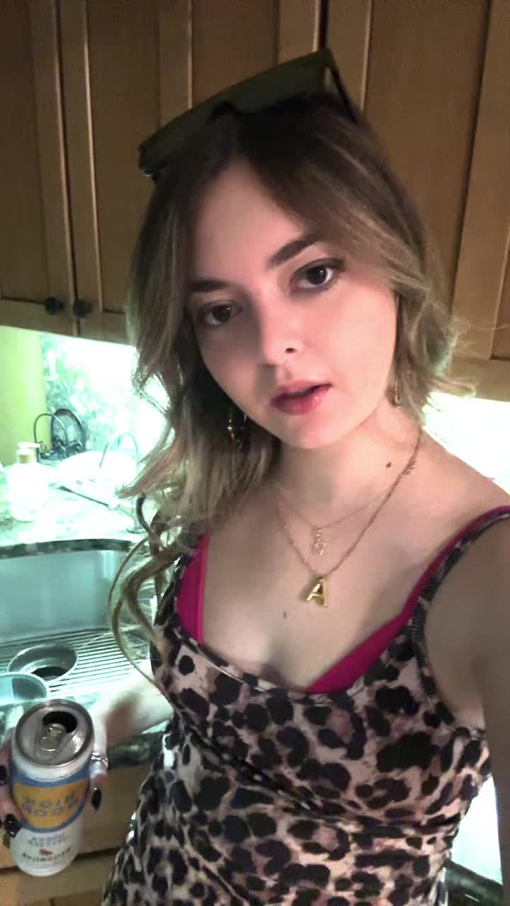 @Ava