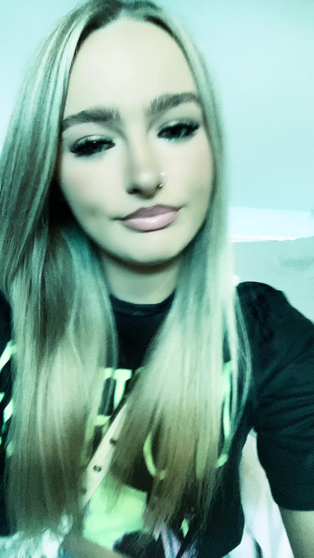 @Angel🪽🍒🪩