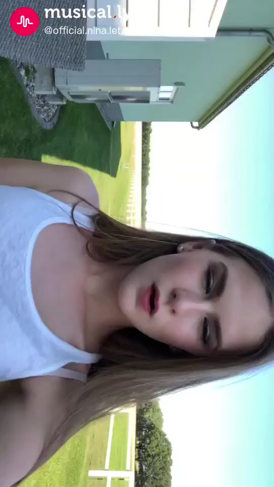 @official.ninaaaa