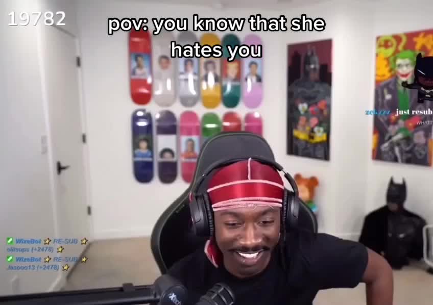 @🦦