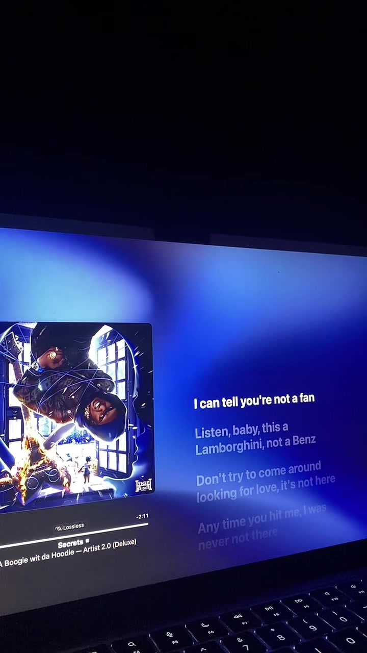 @🎧