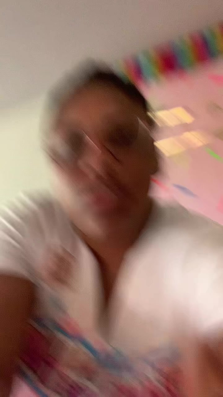 @Queen V33 Cosmetics