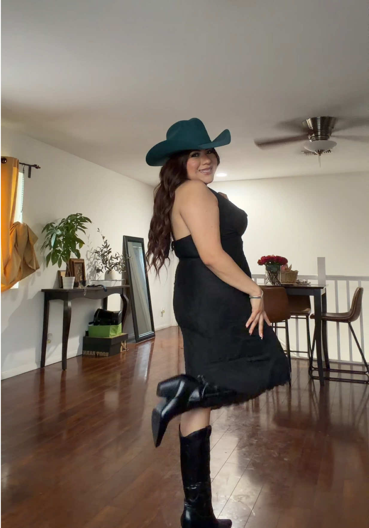 @Laura Sarahí
