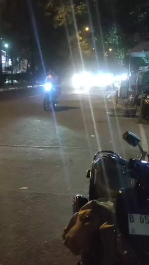 @Dari kontak anda