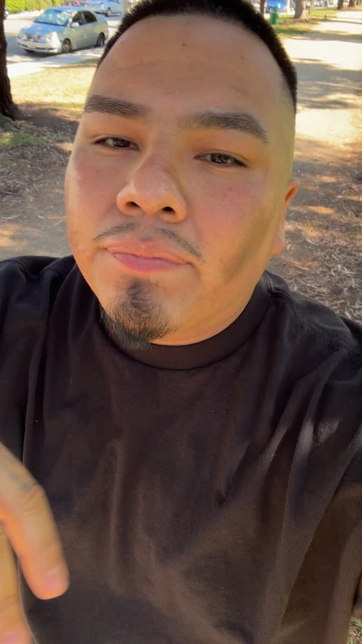 @DoKnows_